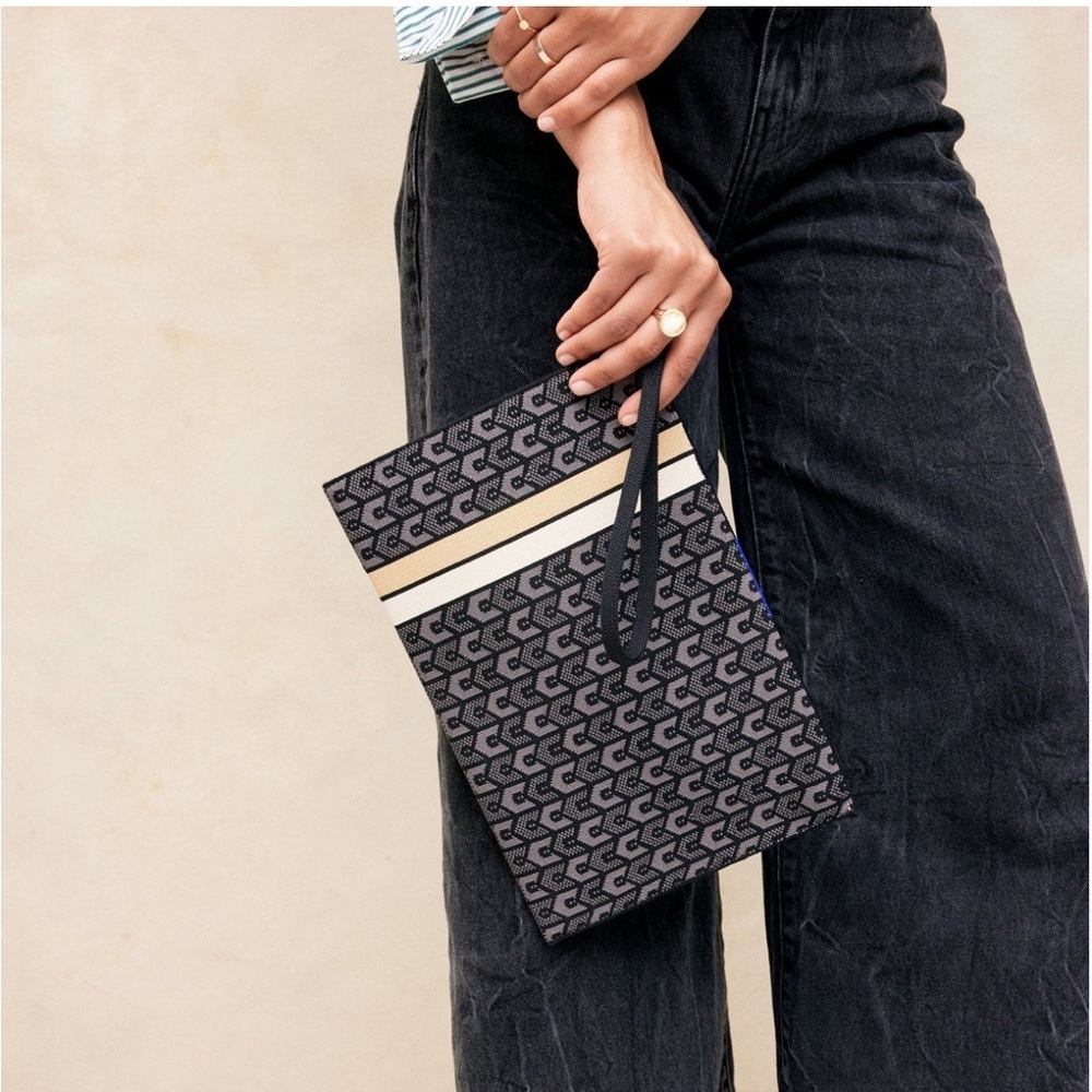 Rothy’s The Wristlet in Signature Black - Picture 4 of 4